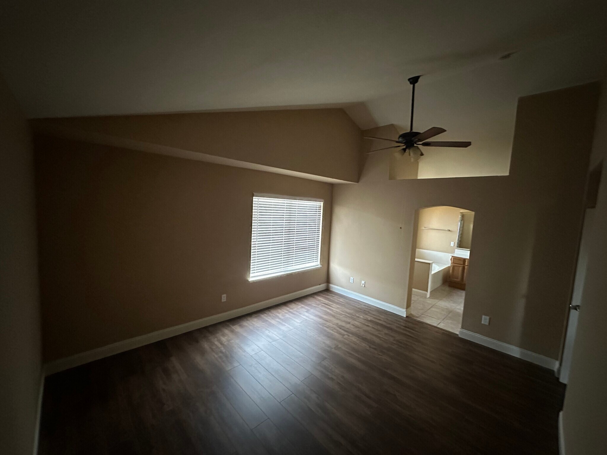 Building Photo - 1570 Deer Run Ln