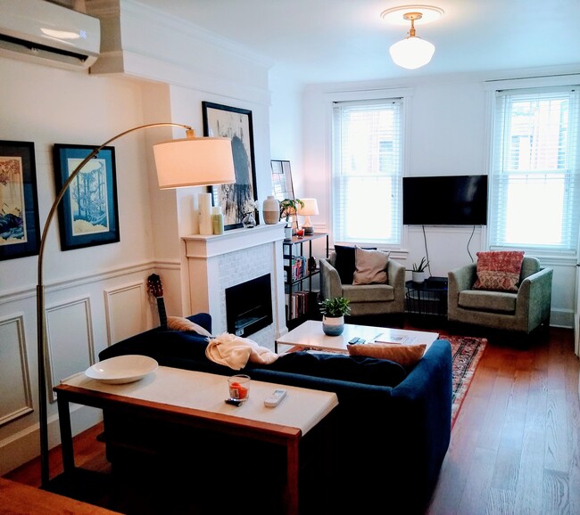 Open Living Area - 2112 E York St