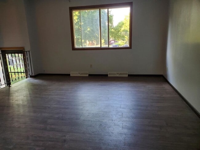 Building Photo - 2418 Adler Cir