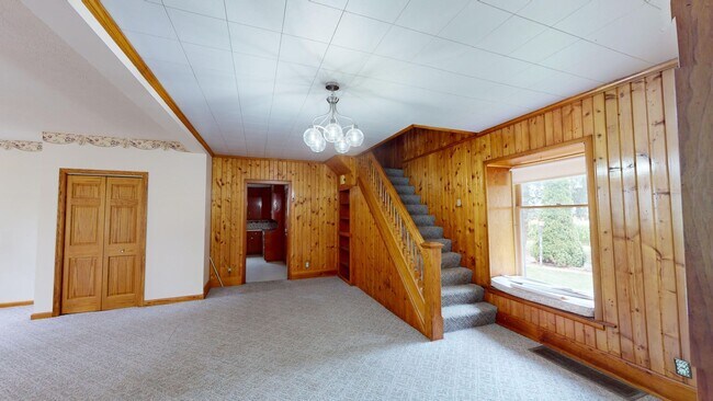 Building Photo - 4 bedroom farm house in Plymouth Shiloh Schools