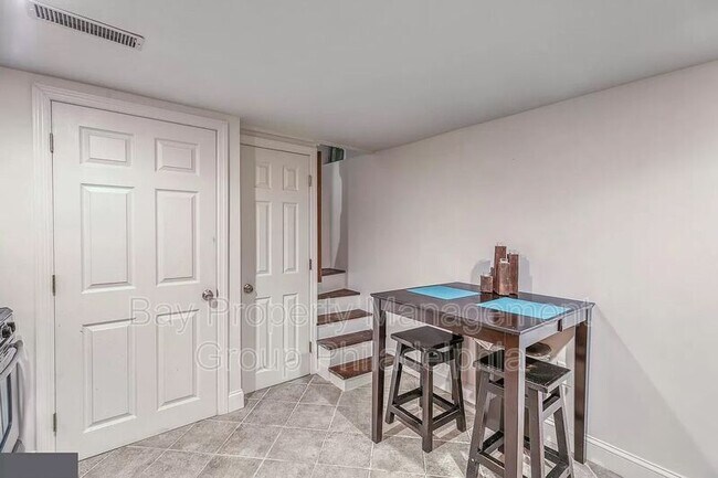 Building Photo - 813 Kater St