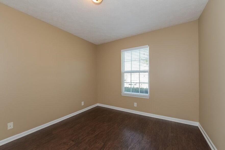 Building Photo - 1185 Tiree Dr