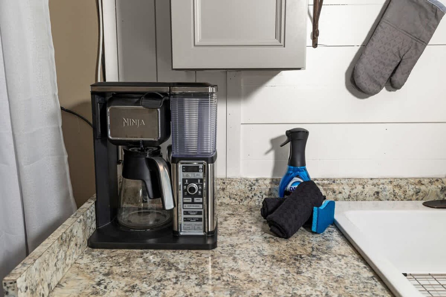 Building Photo - 10034 Hamp Dr