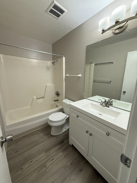 Building Photo - 1111 Maxwell Ave