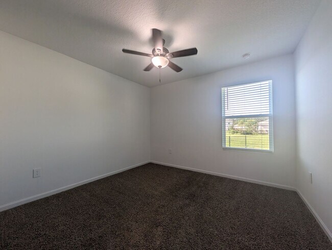 Building Photo - ENTRADA SUBDIVISION - THIS 4/2/3 HOME WITH OVER 2,140 sqft AND FENCED REAR YARD IS NOW AVAILABLE!!