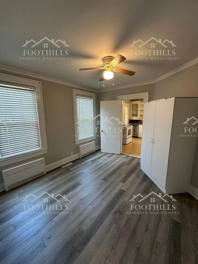 Building Photo - Beautifully updated cottage! 3-Bedroom/2-B...