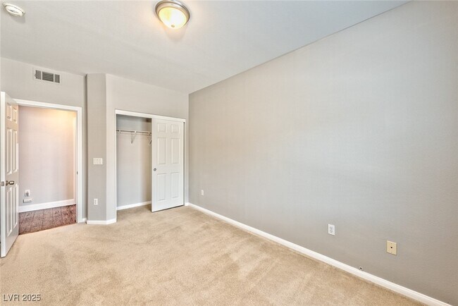 Building Photo - 7701 W Robindale Rd