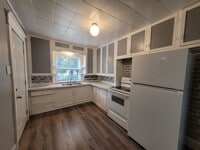 Building Photo - Two Bedroom near the Iowa State Fairgrounds!