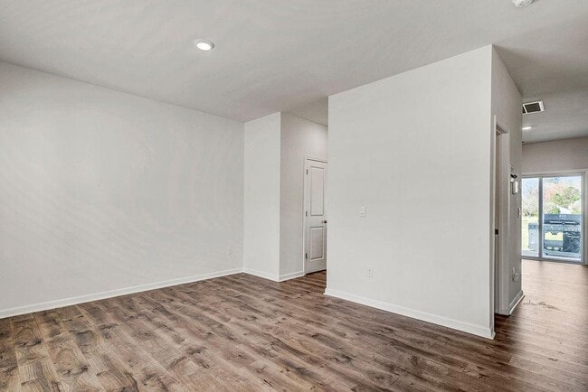 Building Photo - 33 Long Mdw Ln