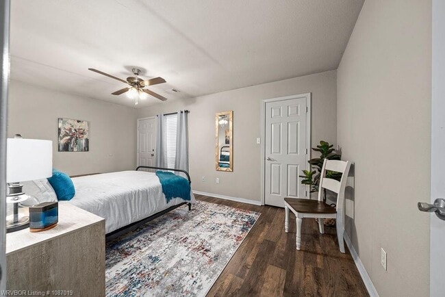 Building Photo - 5017-5019 S 28th St