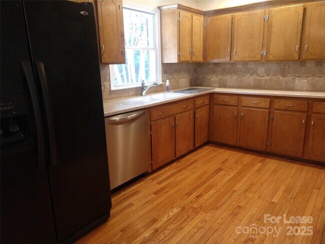 Building Photo - 10115 Elmsbrook Ln