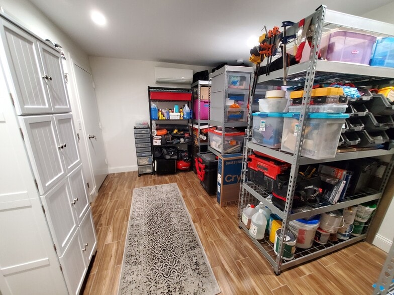 Building Photo - 917 Jefferson Ave