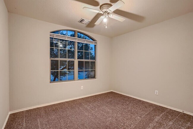 Building Photo - 1813 Paseo Verde Dr