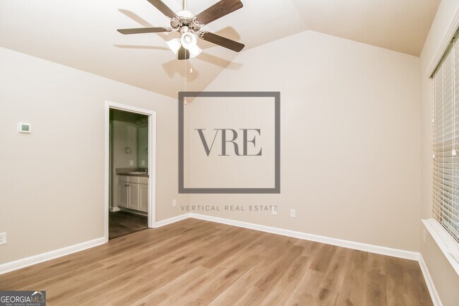 Building Photo - 133 Avonwood Cir