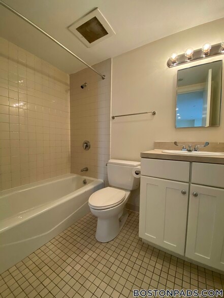 Building Photo - 40 Boylston St