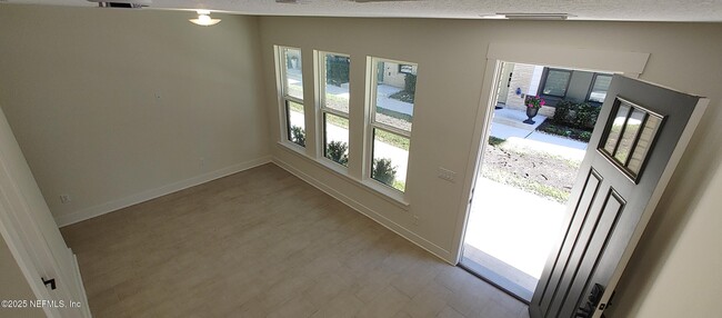 Building Photo - 1614 Bridgeton Dr