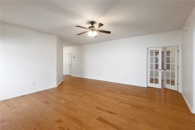 Building Photo - 2125 Amur Dr