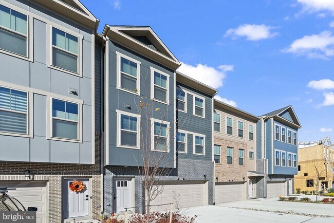 Building Photo - 6244 Folly Ln