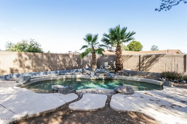 Building Photo - 4924 W Villa Rita Dr