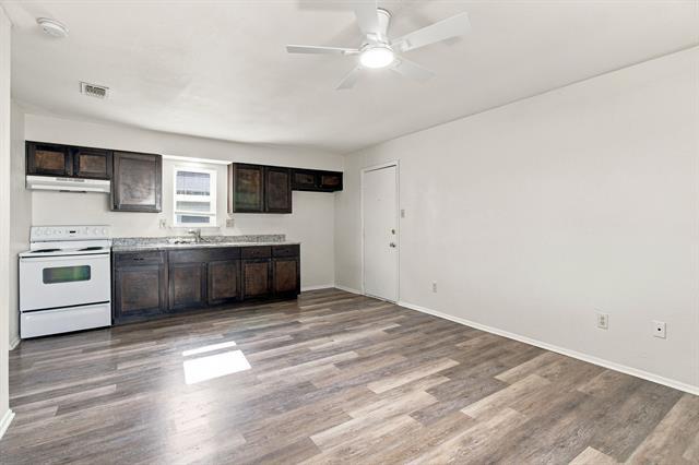 Building Photo - 1536 Coral Cut Off