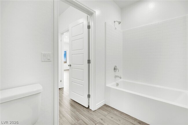 Building Photo - 600 N Carriage Hill Dr