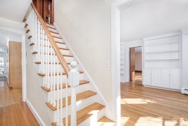 Building Photo - 445 Glen Rd