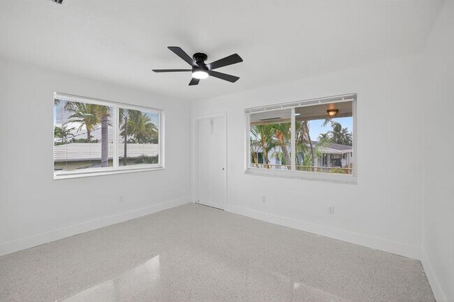Building Photo - 1821 Middle River Dr