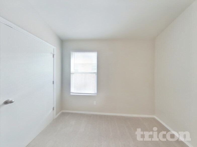 Building Photo - 3521 Stride Ln