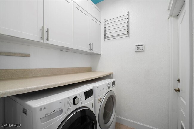 Building Photo - 12129 Country Day Cir