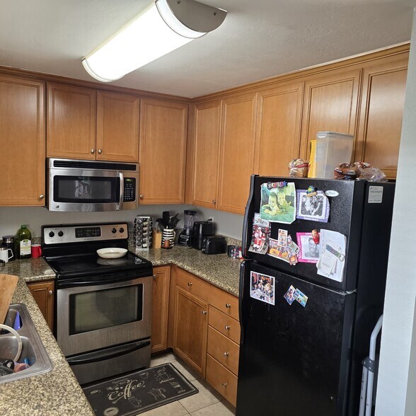 Building Photo - 1423 Graves Ave