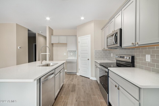 Building Photo - 24147 W Verlea Dr