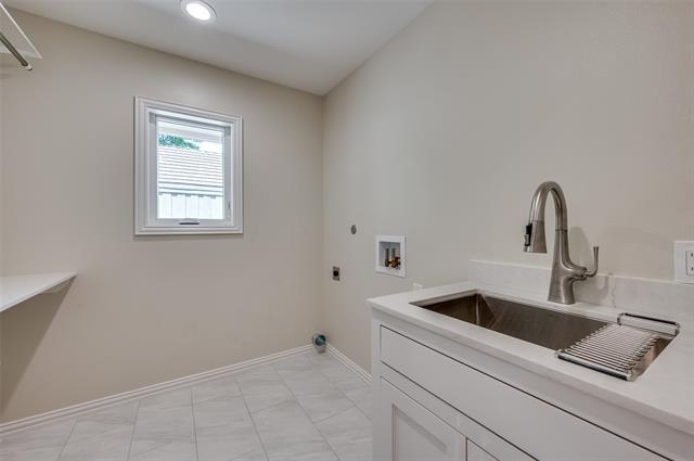 Building Photo - 7154 Stonetrail Dr