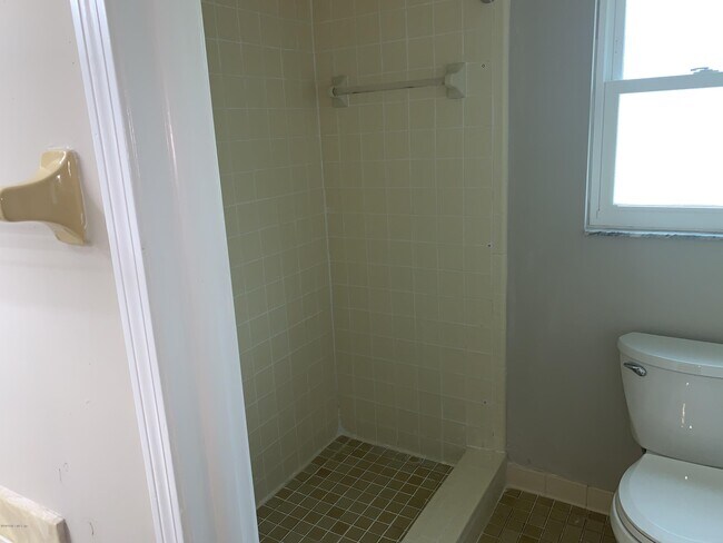 Building Photo - 321 Foxridge Rd