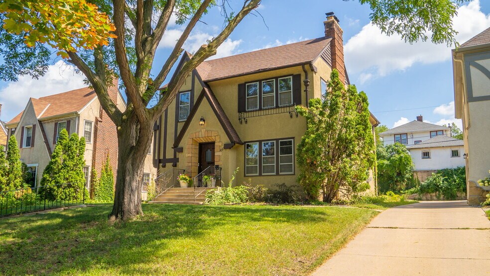 Building Photo - 4017 DuPont Ave S