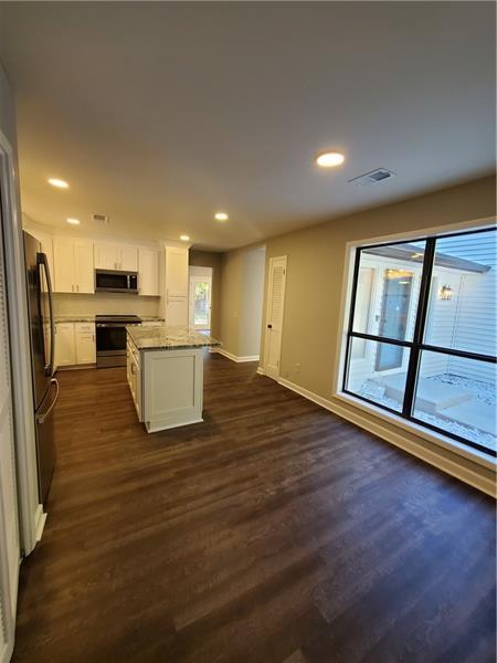 Building Photo - 2780 Burtz Dr