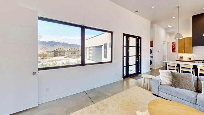 Building Photo - Beautiful Custom Home Available Now