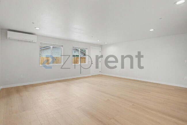 Building Photo - Unit 4329