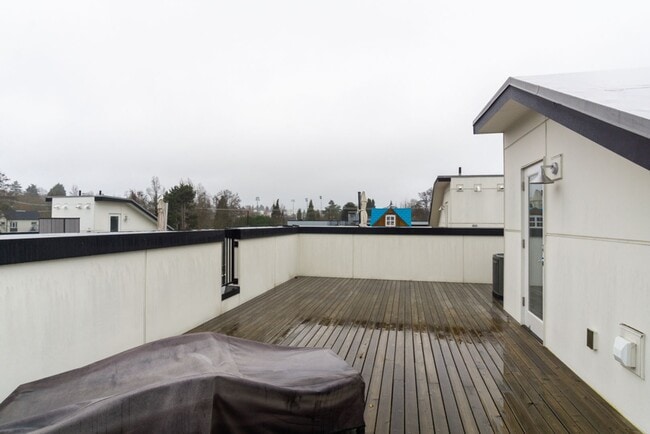 Building Photo - 3Bd/3Ba Seattle Townhouse