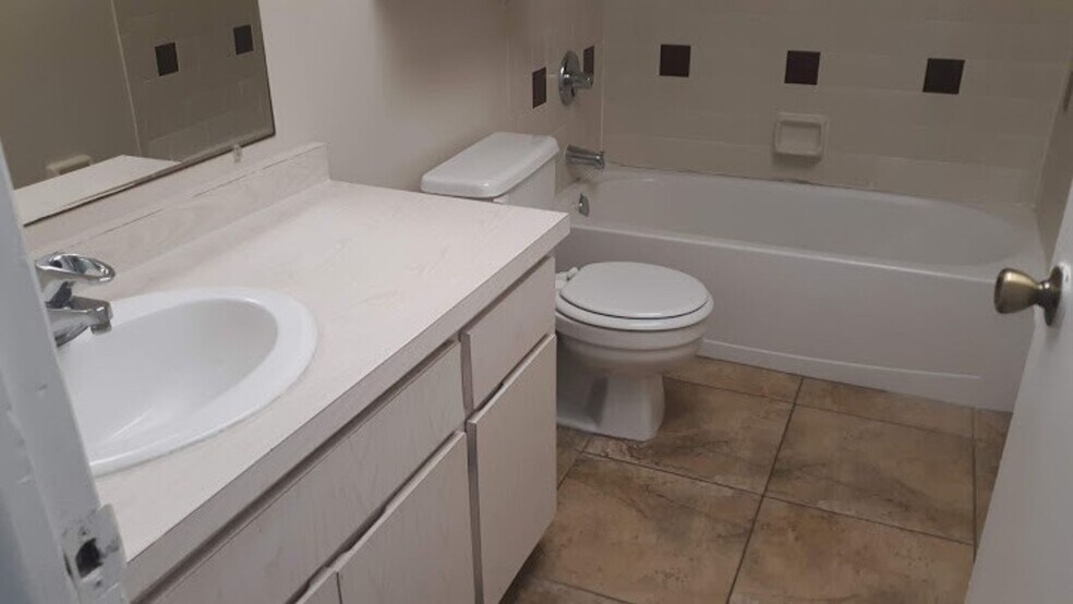 Building Photo - 233 SE Van Loon Terrace