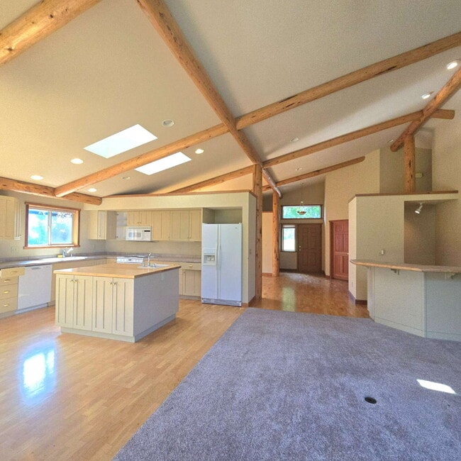 Building Photo - Eagle Bend Home