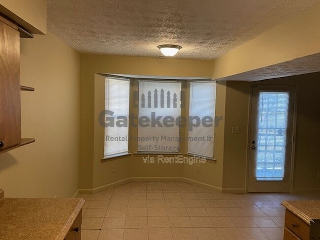 Building Photo - 333 Riverbrook Trail