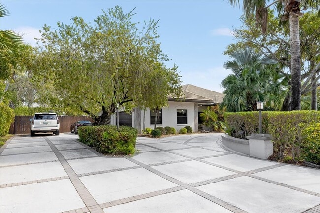 Building Photo - 655 Hibiscus Dr