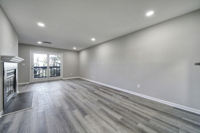 Living Room - 333 Circle Ave