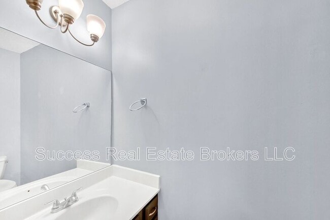 Building Photo - 4000 Sand Wedge Cir