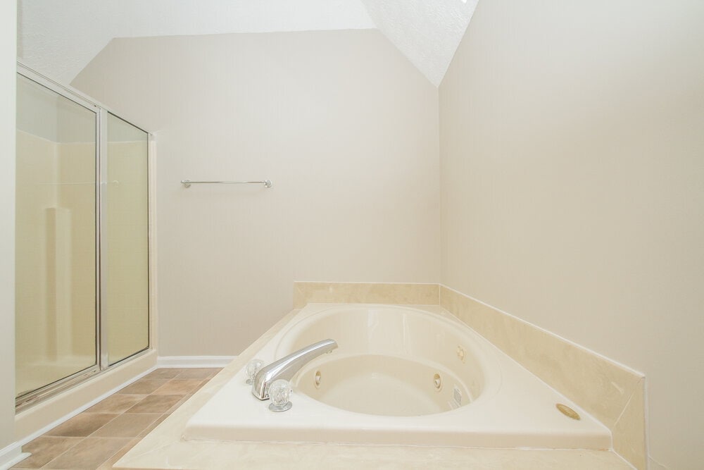 Building Photo - 6005 Bradford Hills Dr