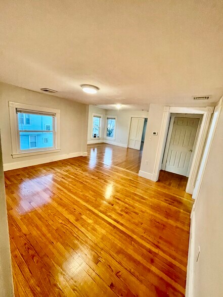 Building Photo - 91 Orange St