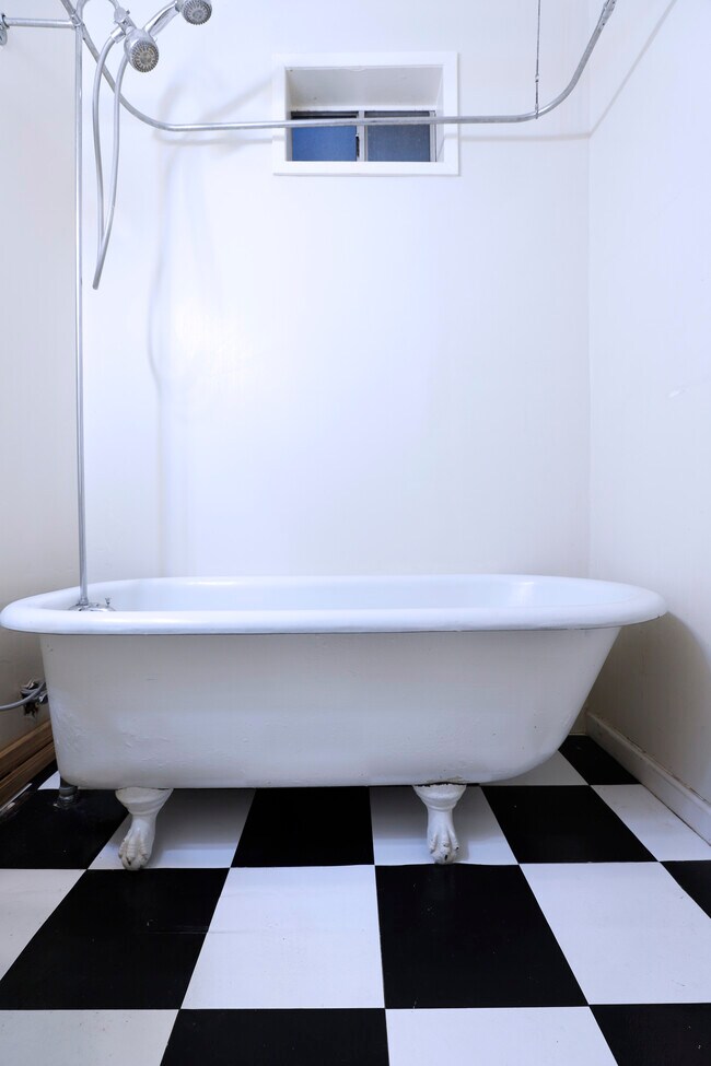 Building Photo - 84a Sanchez St