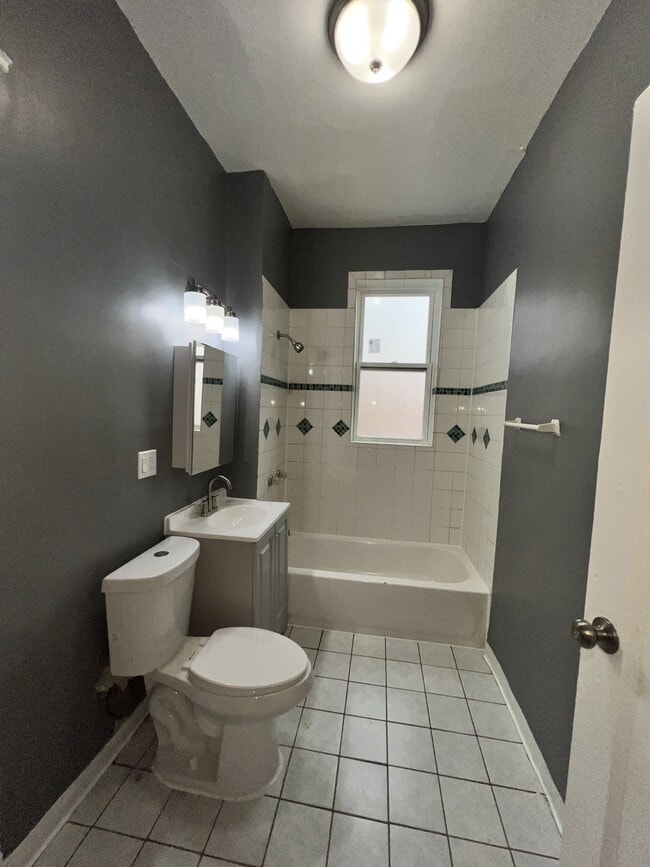 Building Photo - 5909 S Calumet Ave