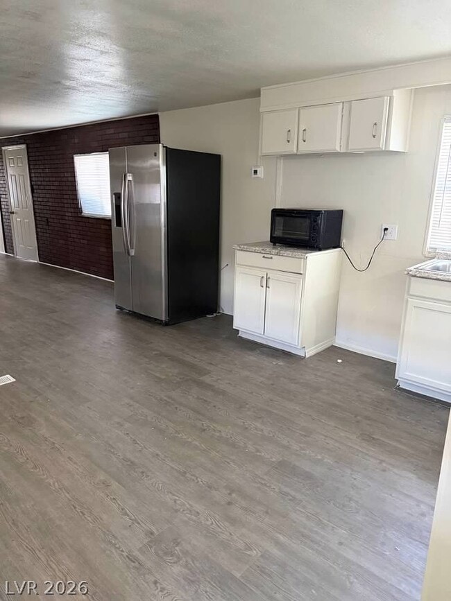 Building Photo - 1121 Pawnee Ln