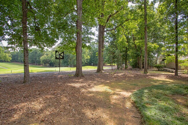 Building Photo - This Home is a Hole in One!